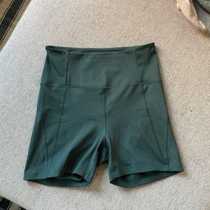 Girlfriend high rise run short